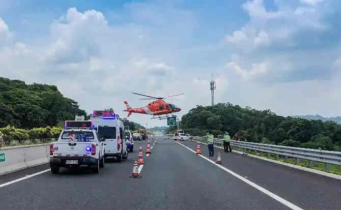 平南高速公路汽车救援案例