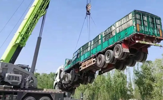 平南道路脱困救援案例